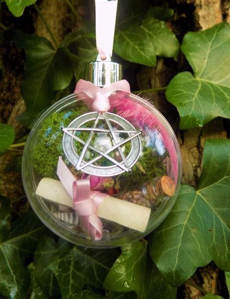 Snap container witchy bauble